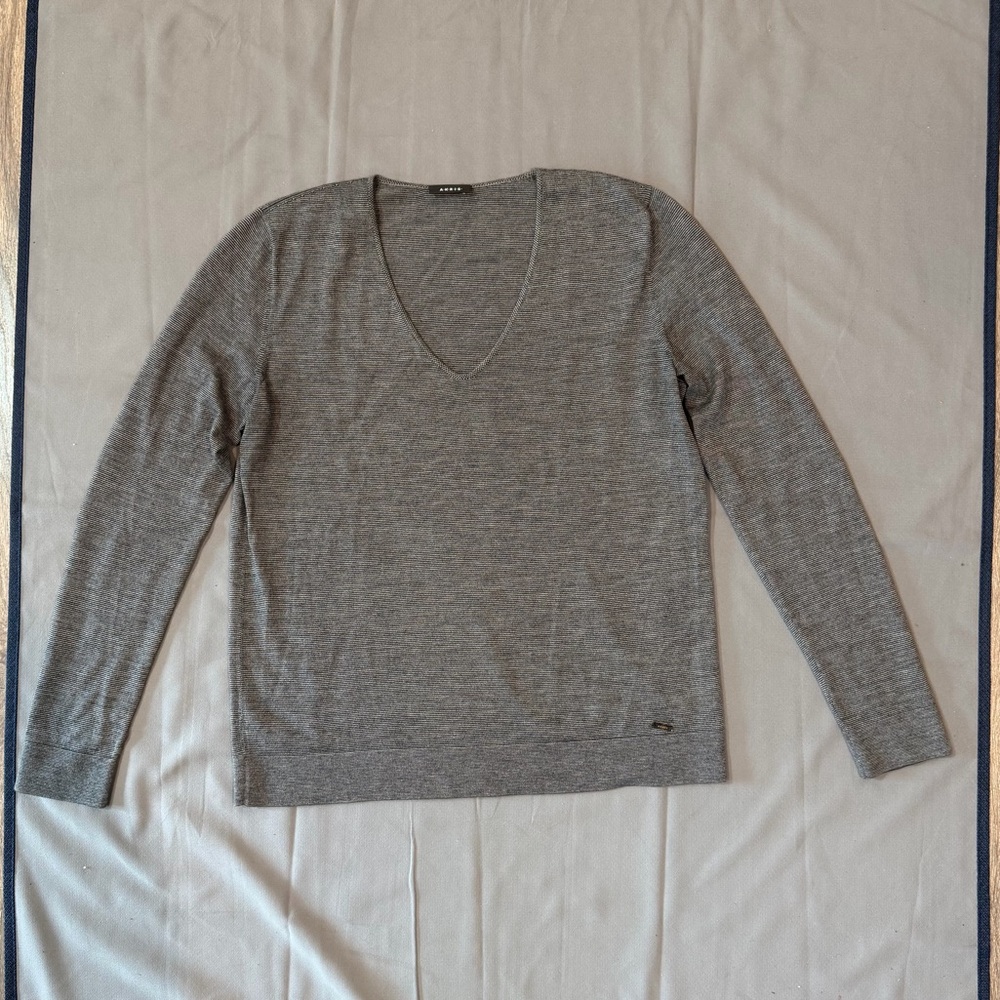 Akris Cashmere Silk V-Neck Striped Sweater Grey Size 6
